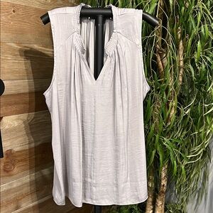 Simply Vera Wang light grey sleeveless silky blouse XL
